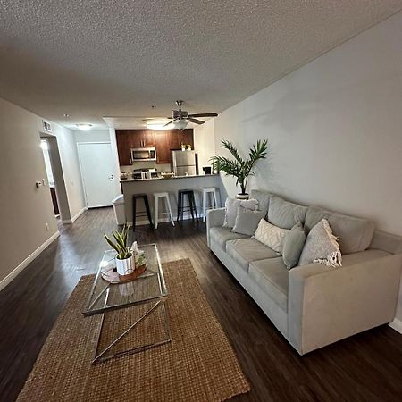 Incredible Two Bedroom Hollywood Apartments Free Parking Los Angeles Exterior foto